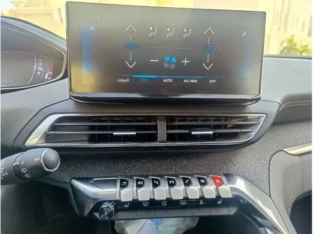 Car image 23