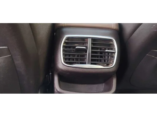 Car image 29