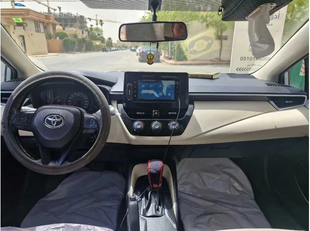 Car image 16