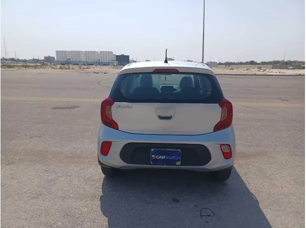Car image 6