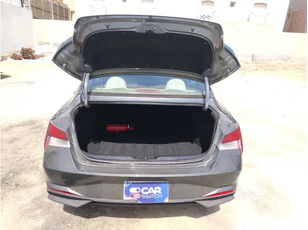 Car image 30