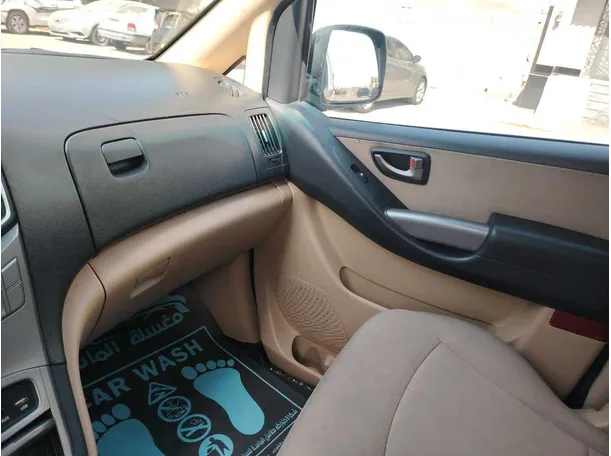 Car image 43
