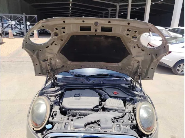 Car image 23
