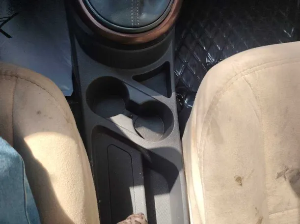Car image 30