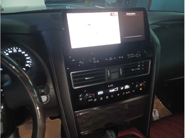 Car image 18