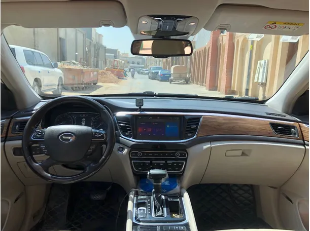 Car image 15