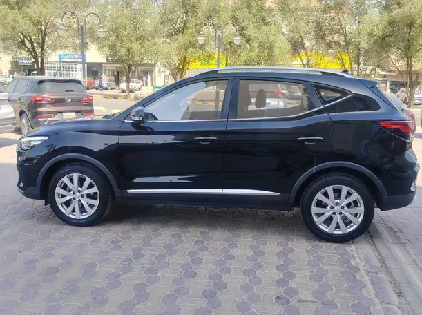 Car image 8