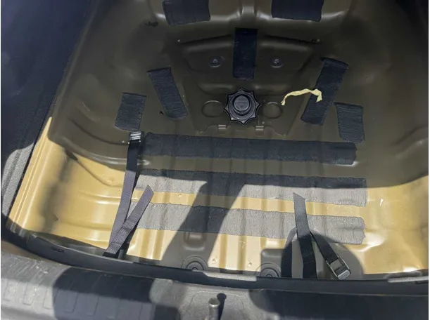 Car image 21
