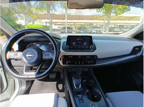 Car image 15