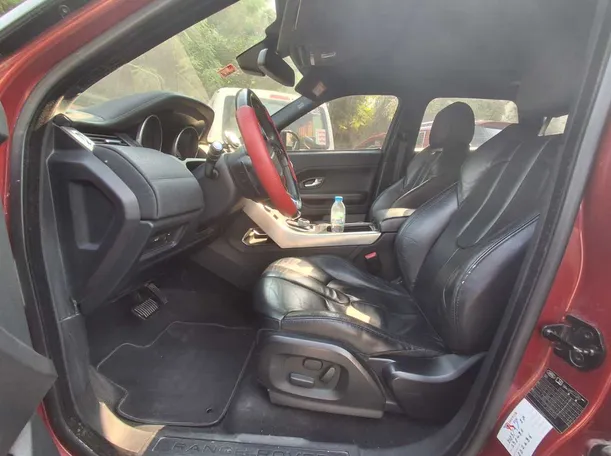 Car image 12