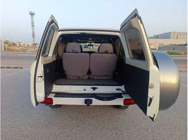 Car image 26