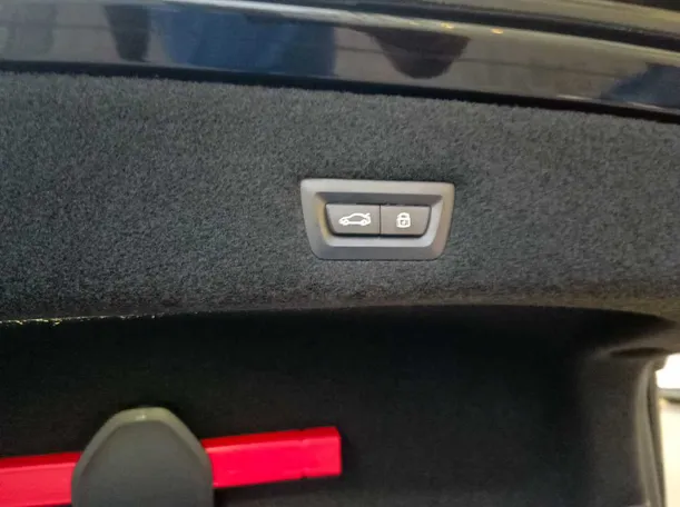 Car image 36