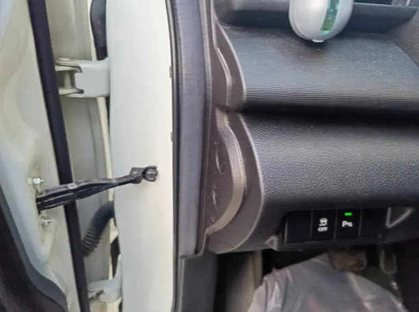 Car image 28