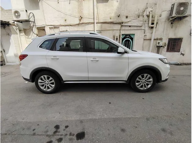 Car image 20