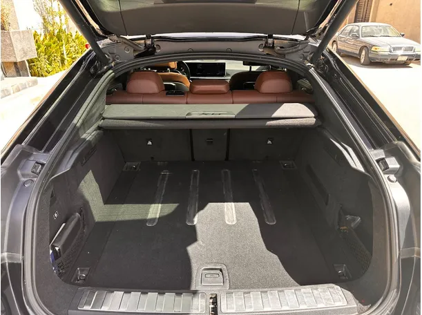 Car image 26
