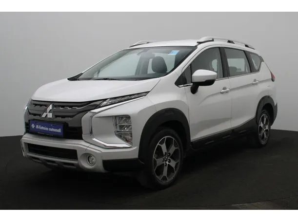 2023 ميتسوبيشي إكسباندر كروس في الإمارات