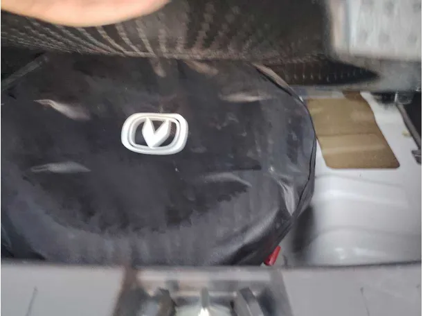 Car image 29
