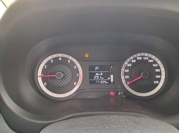 Car image 17