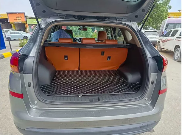 Car image 28