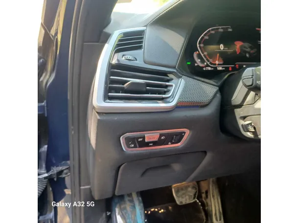 Car image 32
