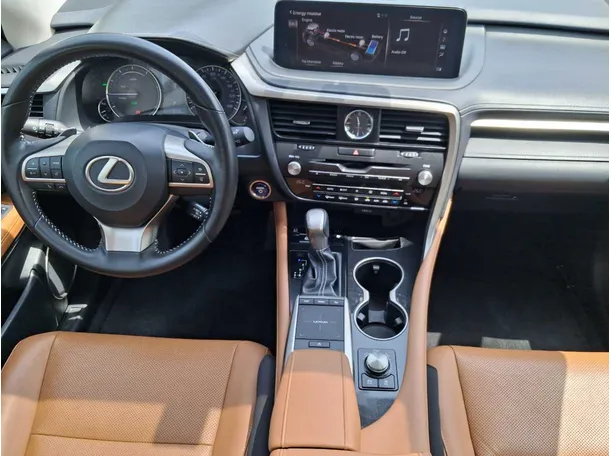Car image 16
