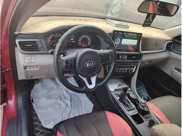 Car image 12
