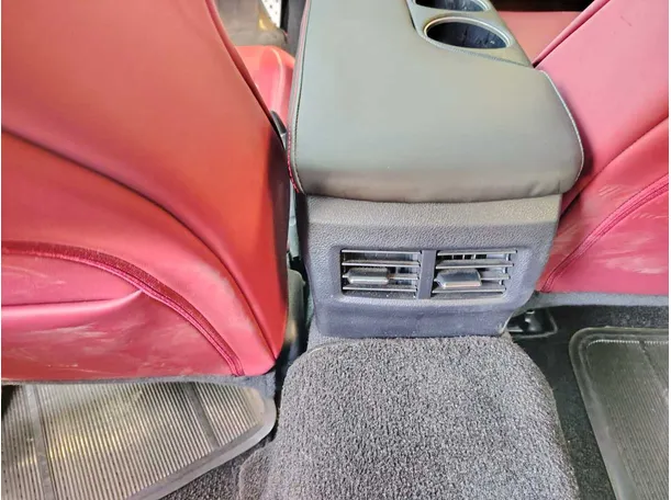 Car image 37