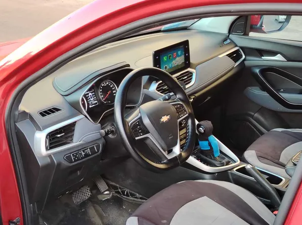 Car image 12