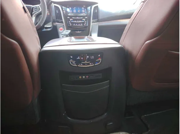 Car image 27