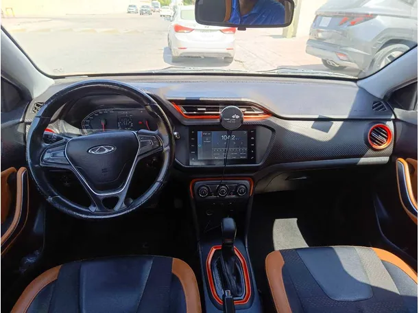 Car image 18