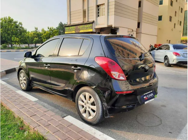 Car image 7