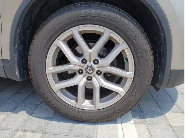 Car image 9