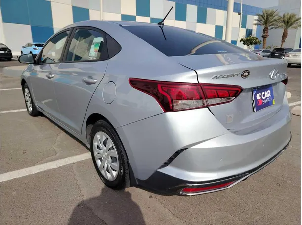 Car image 7