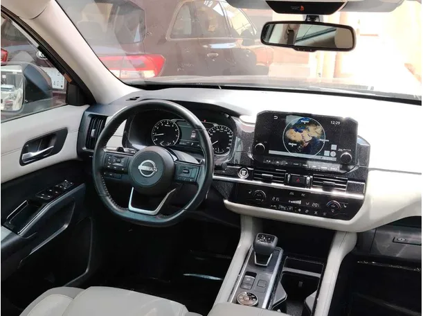 Car image 23