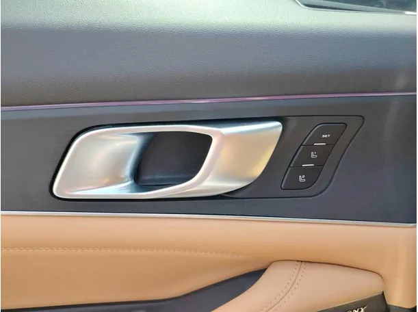 Car image 49