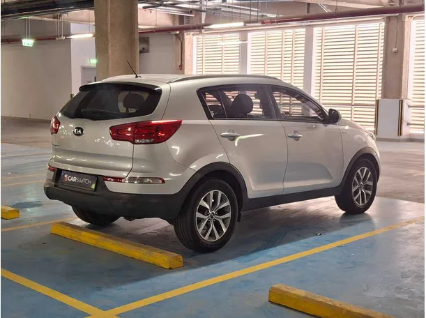 Car image 7