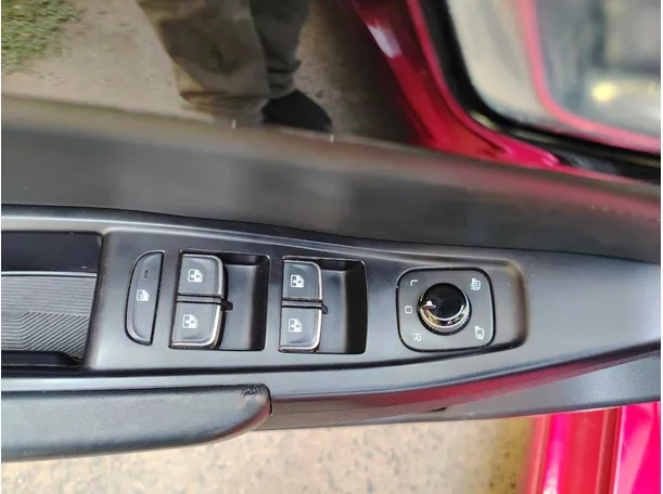 Car image 43