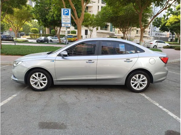 Car image 8