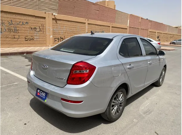 Car image 5