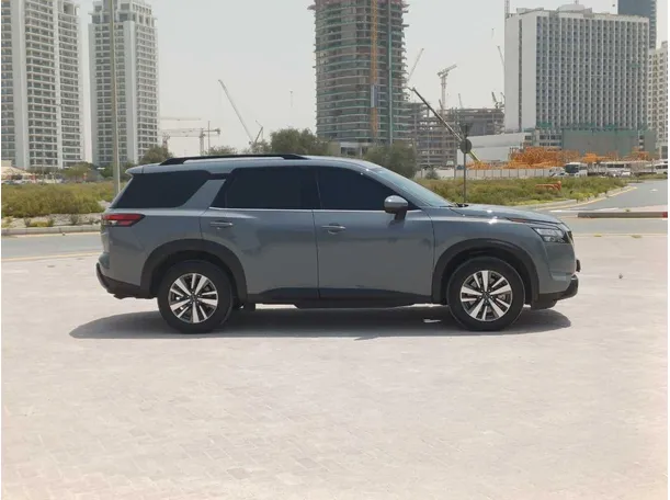 Car image 8