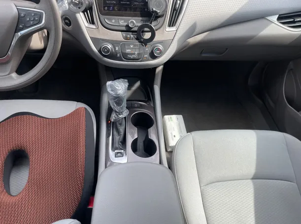 Car image 18