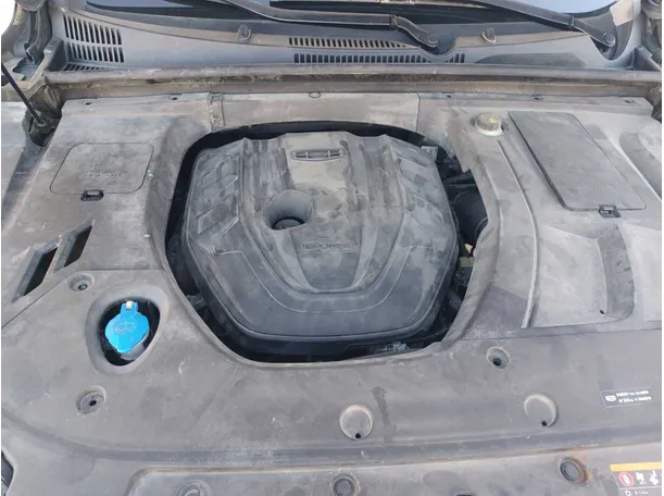 Car image 24