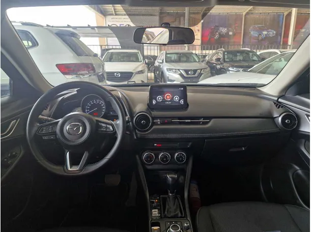 Car image 10