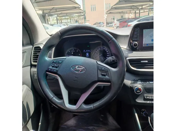 Car image 21