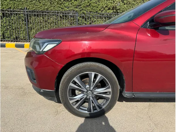 Car image 9