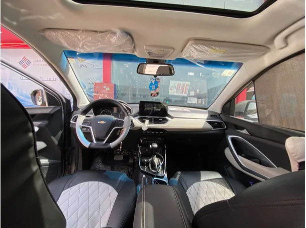 Car image 14