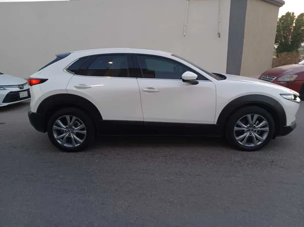 Car image 4