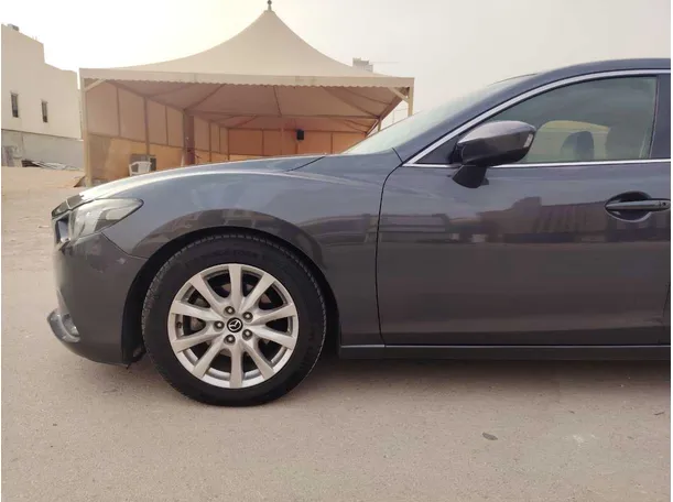 Car image 9