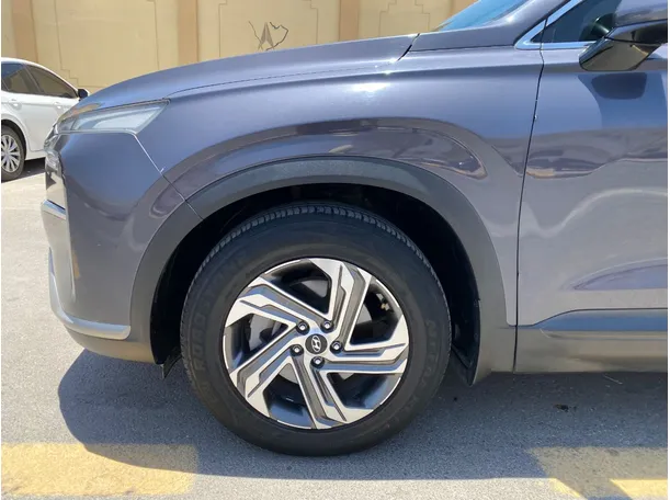 Car image 8