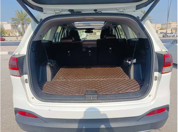 Car image 27